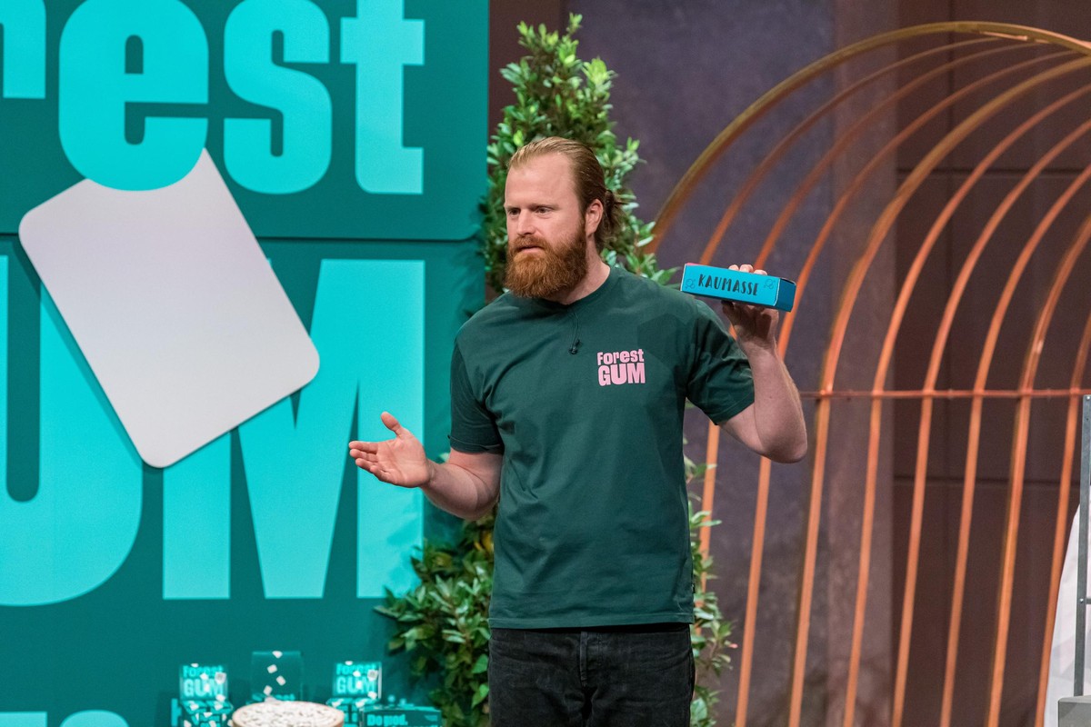 Thomas Krämer aus Köln präsentiert das plastikfreie Kaugummi &quot;Forest Gum&quot;. Er erhofft sich ein Investment von 300.000 Euro für 10 Prozent der Anteile an seinem Unternehmen. Die Verwendung de ...