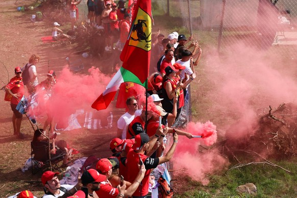 Tifosi, Fans, Rennen, Grosser Preis von Italien, Motorsport, Formel 1, Saison 2023, 03.09.2023 ITA, Formel 1, Autodromo Nazionale Monza, 03.09.2023 Monza *** Tifosi, Fans, Race, Italian Grand Prix, Mo ...