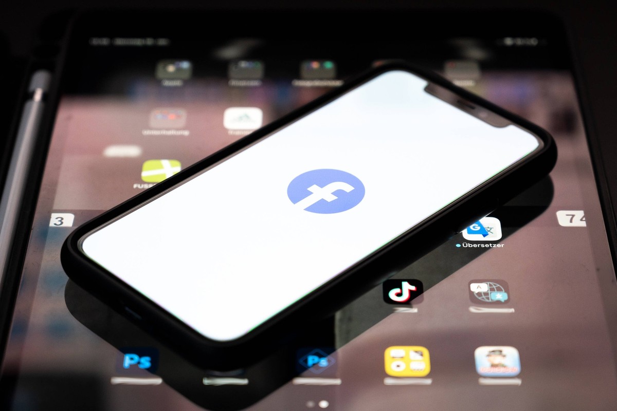 Stock- und Symbolbilder I 28.10.2022 Thema Apps und Ähnliches: Facebook, Meta, Facebook App, Facebook Messenger, Influencer, Hamburg Hamburg Hamburg Deutschland *** Stock and Icon Images I 28 10 2022  ...