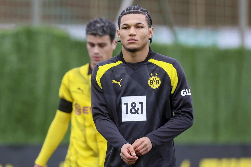 Paris Brunner Borussia Dortmund schaut enttaeuscht, Friendly match, Borussia Dortmund vs Standard Luettich, Marbella Football Center, 09.01.2024, Marbella, Spain. *** Paris Brunner Borussia Dortmund l ...