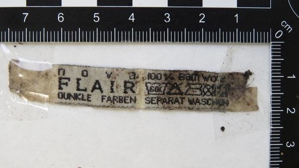 Auf dem Etikett ist die Aufschrift "nova FLAIR" zu sehen.