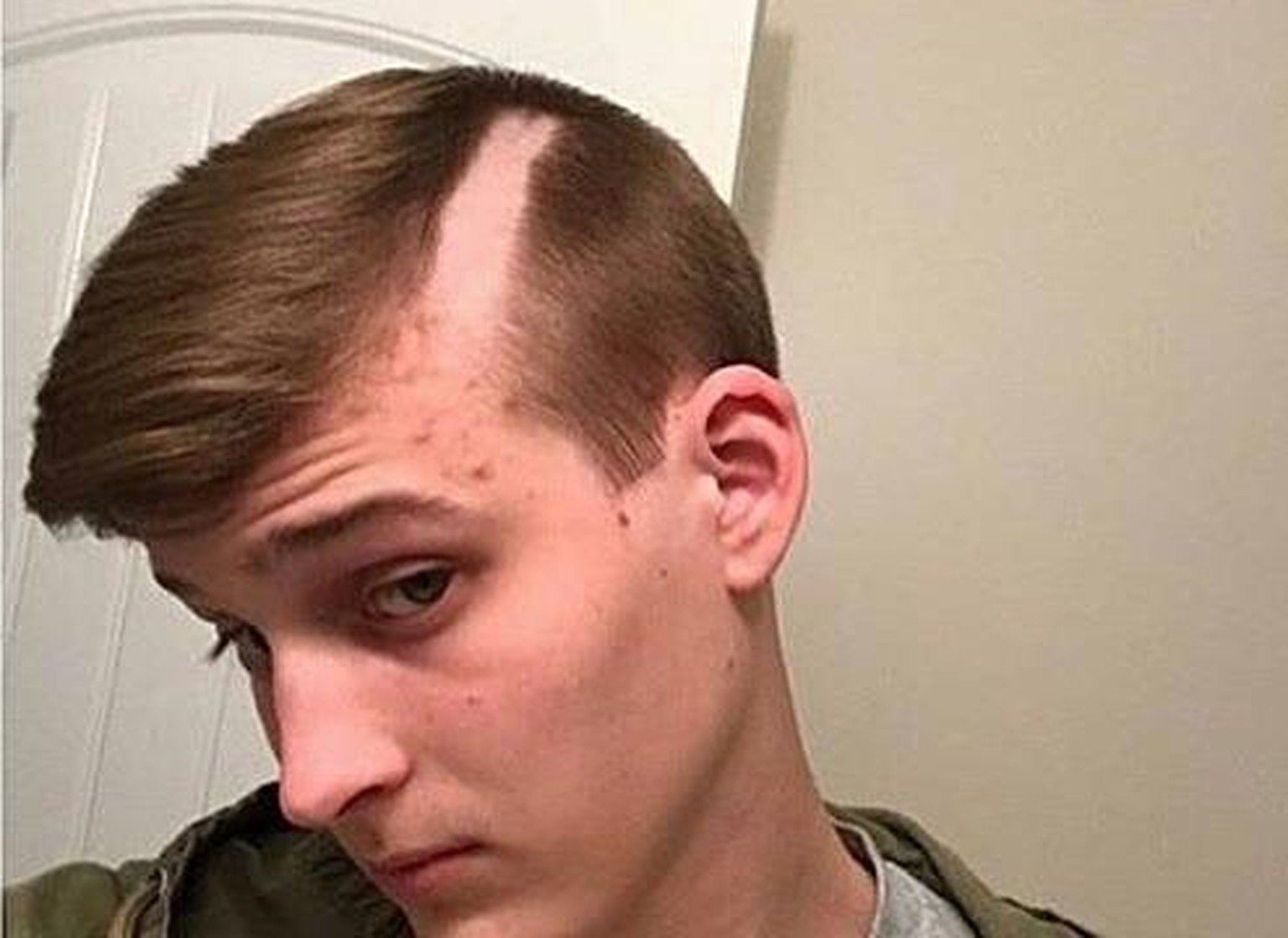 Lustige Frisuren Diese 15 Leute Waren Beim Friseur Eindeutig Zu Mutig Watson