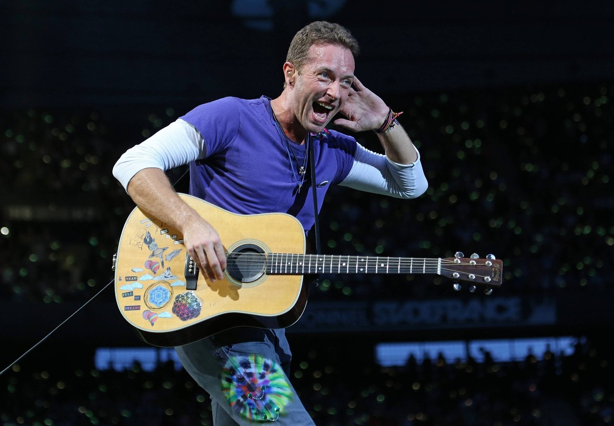 Chris Martin of Coldplay performs in concert at the Stade de France near Paris on July 15, 2017. PUBLICATIONxINxGERxSUIxAUTxHUNxONLY PAR20170715031 DAVIDxSILPA