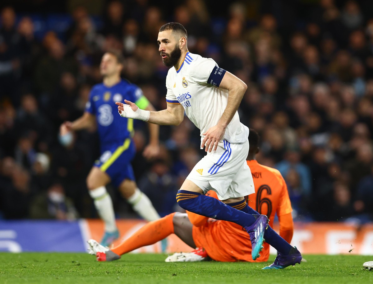 Chelsea v Real Madrid - UEFA Champions League - Quarter Final - First Leg - Stamford Bridge. London, England, 6th April 2022. Karim Benzema of Real Madrid scoring his hat trick goal during the UEFA Ch ...