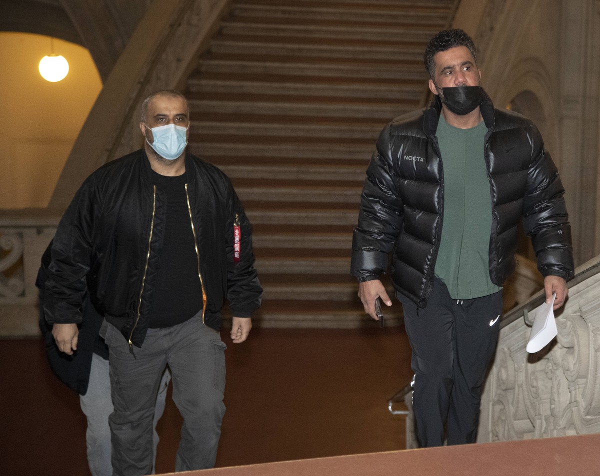 Bild-Motiv:die Angeklagten re. Arafat Abou-Chaker und li. Nasser Abou Chaker Berlin den 13.01.2021 09.30 Strafkammer 38, Saal 500 Delikt: versuchte schwere raeuberische Erpressung, Freiheitsberaubung, ...