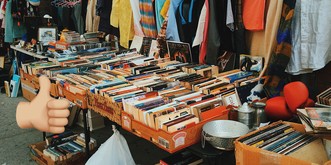 Mit diesen 7 Hacks wirst du deine Sachen auf dem Flohmarkt los