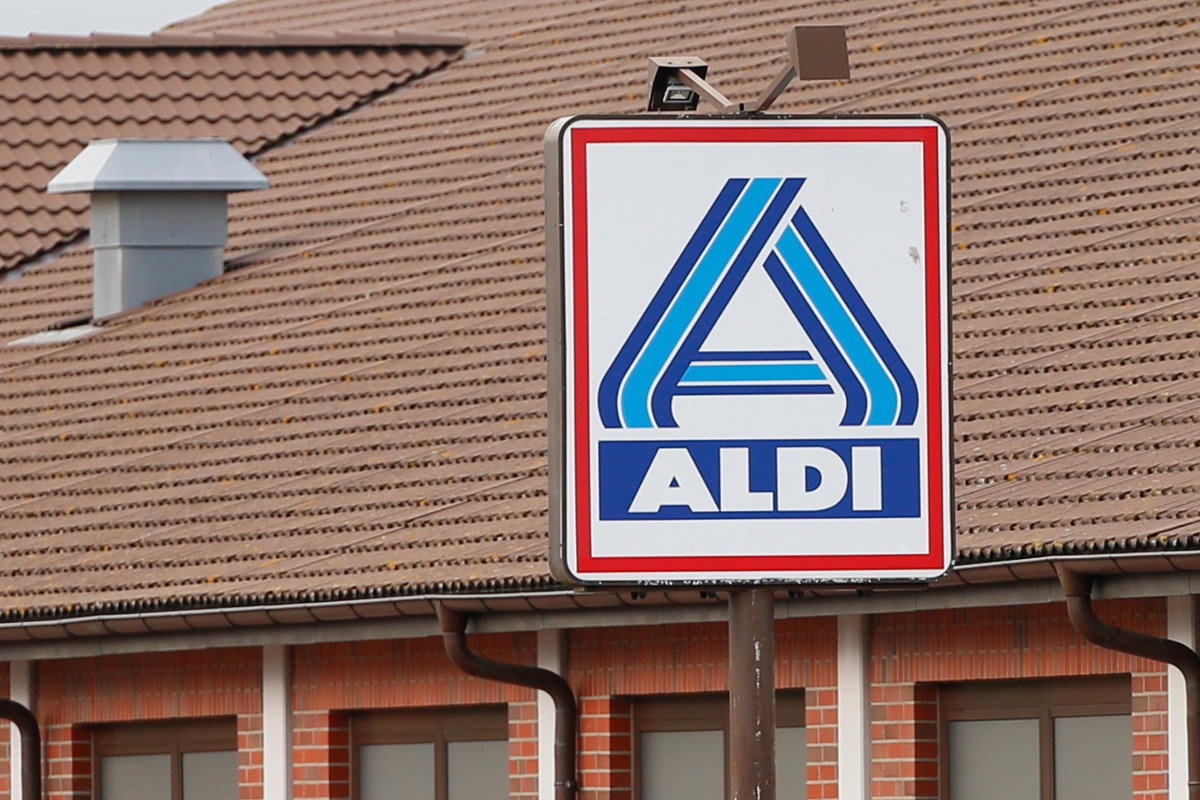 Fehmarn, Deutschland 26. August 2020: Symbolbilder - 2020 Aldi Nord, Symbol, Schriftzug, Logo, Discounter, Feature / Symbol / Symbolfoto / charakteristisch / Detail /