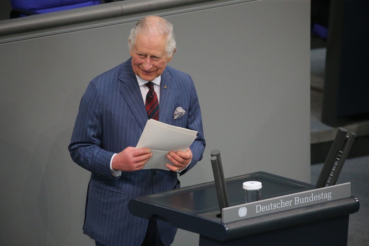 30.03.2023, Berlin: K�nig Charles III. von Gro�britannien spricht am zweiten Tag seiner Deutschlandreise im Bundestag. Noch vor seiner Kr�nung im Mai 2023 besuchen der britische K�nig und die K�nigsge ...