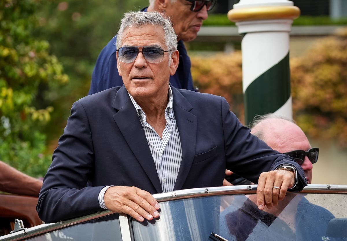 27.08.2025, Italien, Venedig: George Clooney ist vor Beginn der 82. Internationalen Filmfestspiele von Venedig in der Darsena Excelsior zu sehen. Foto: Stefano Costantino/SOPA Images via ZUMA Press Wi ...
