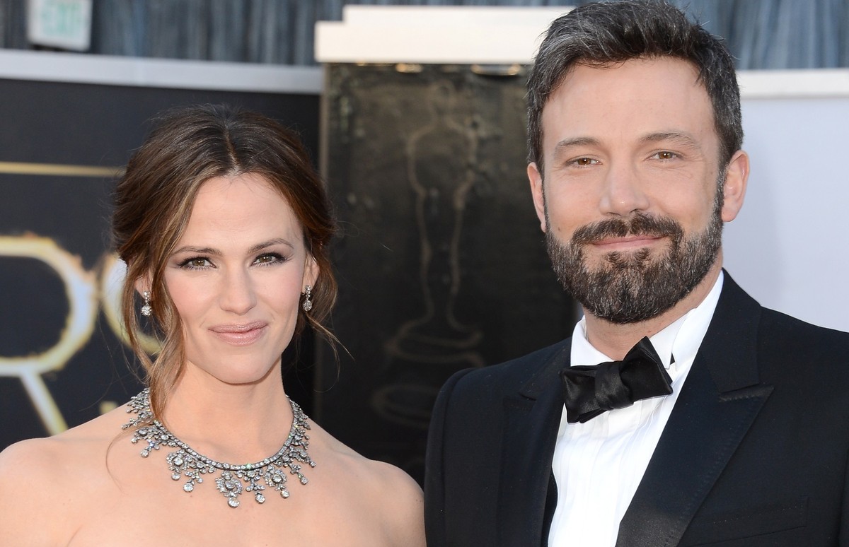 HOLLYWOOD, CA - FEBRUARY 24: Actress Jennifer Garner and actor-director Ben Affleck arrive at the Oscars at Hollywood &amp; Highland Center on February 24, 2013 in Hollywood, California. (Photo by Jas ...