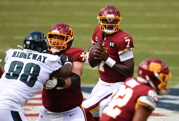 Washington Football Team quarterback Dwayne Haskins 7 looks to pass against the Philadelphia Eagles in the second quarter at FedEx Field in Landover, Maryland on September 13, 2020. PUBLICATIONxINxGER ...