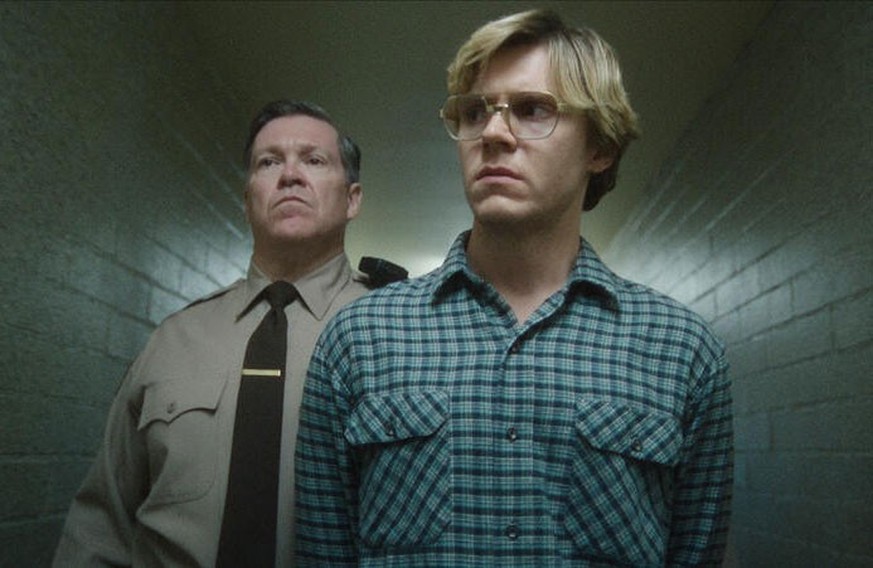 Mit "Dahmer – Monster" hat Netflix seinen nächsten True-Crime-Hit gelandet. Nun wollen Fans ein Easter Egg in "Stranger Things" entdeckt haben.