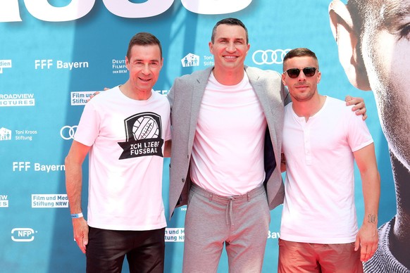 Kai Pflaume, Wladimir Klitschko und Lukas Podolski bei der Kroos Film Premiere am 30.06.2019 in Hamburg Kroos Film Premiere in Koeln *** Kai Pflaume, Wladimir Klitschko and Lukas Podolski at the Kroos ...