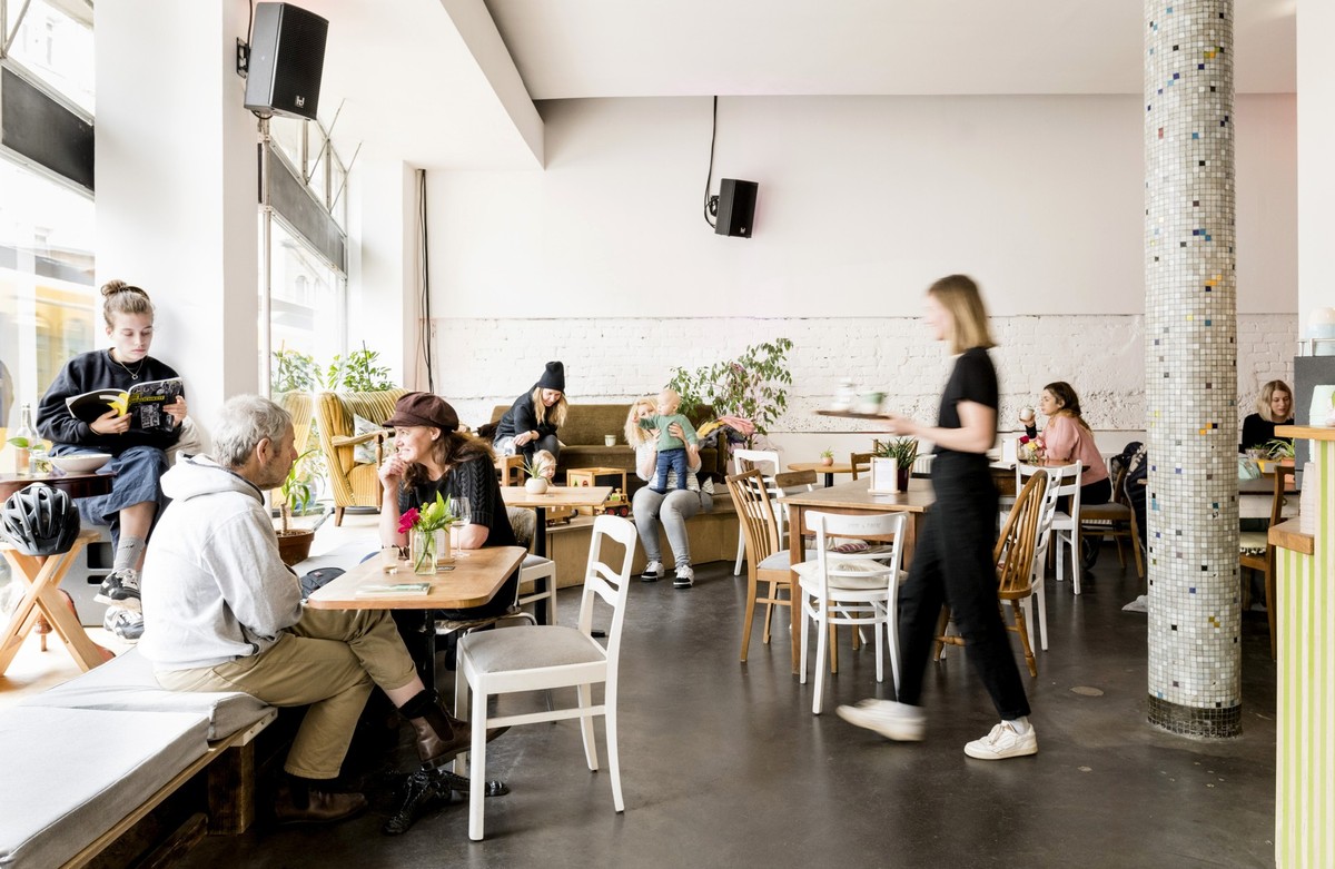 Das Foodsharing-Café "Raupe Immersatt" in Stuttgart hat seit seiner Gründung schon 50 Tonnen Lebensmittel gerettet.