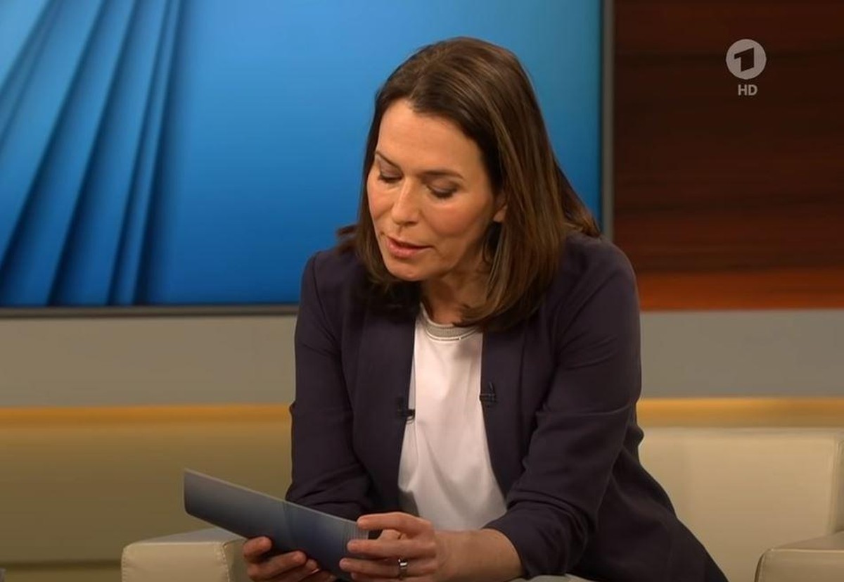 Anne Will teilte einen Tweet zu Hans-Georg Maaßen, löschte ihn dann aber wieder.