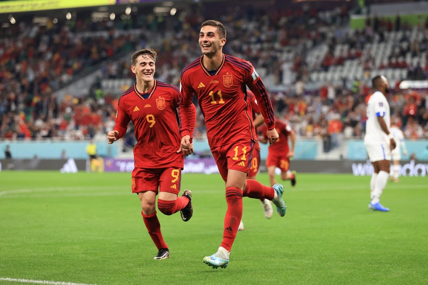 Football - FIFA World Cup, WM, Weltmeisterschaft, Fussball - Group E - Spain v Costa Rica 23rd November 2022 - FIFA World Cup - Group E - Spain v Costa Rica - Ferran Torres of Spain celebrates their f ...