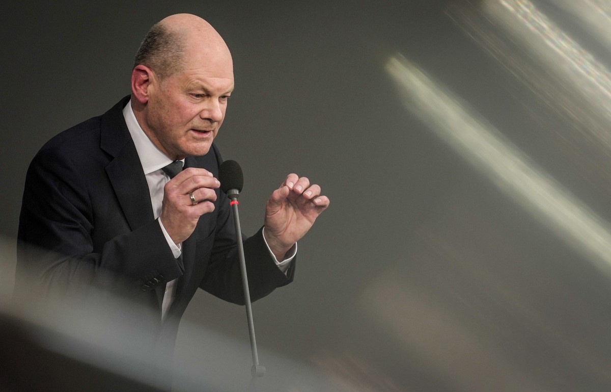 dpatopbilder - 13.03.2024, Berlin: Bundeskanzler Olaf Scholz (SPD) spricht bei der Befragung der Bundesregierung im Plenarsaal im Deutschen Bundestag. In einer Aktuellen Stunde soll auch zum &quot;Tau ...