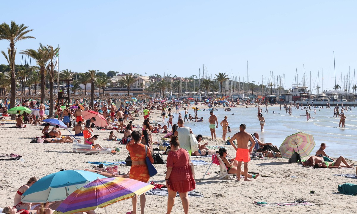 Mallorca, Feature-Fotos, Juli 2024, 24.07.24, Mallorca, Ballermann, Strand, Feature-Fotos, Juli 2024, 24.07.24, *** Mallorca, Feature Photos, July 2024, 24 07 24, Mallorca, Ballermann, Beach, Feature  ...