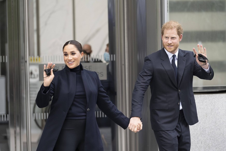 September 23, 2021, New York, New York, USA: NEW YORK - September 23, 2021: for NEWS. MEGHAN MARKLE and PRINCE HARRY, the Duchess and Duke of Sussex, leave One World Trade Center in Lower Manhattan fo ...