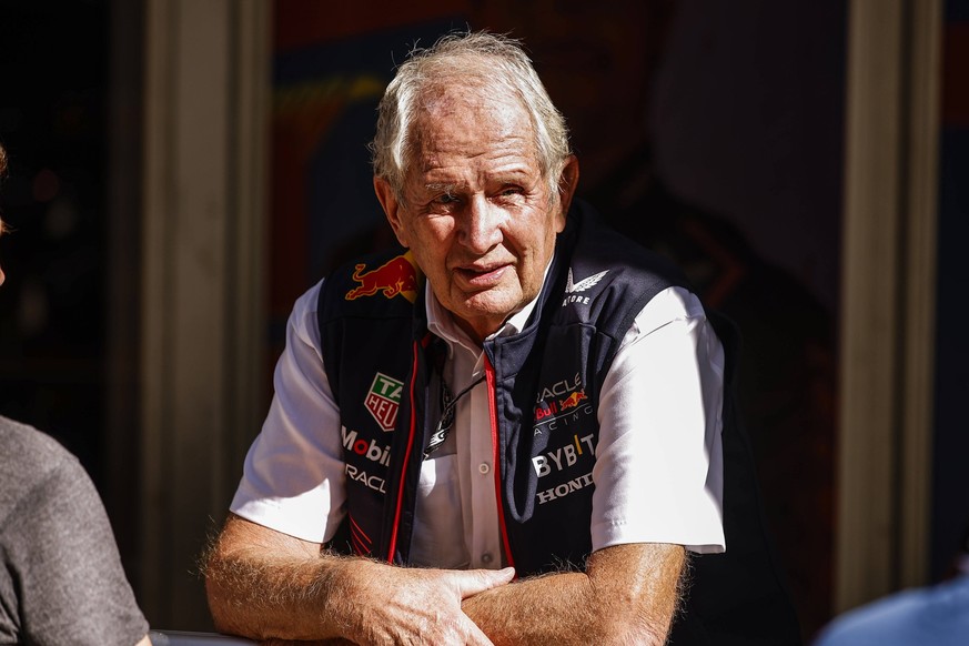 El entrenador del RB, Helmut Marko, habla sobre los locos rumores