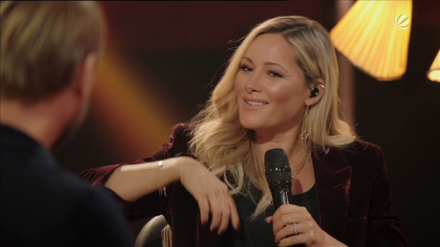 Bei Sat.1 gibt Helene Fischer ein Interview-Konzert mit Steven Gätjen als einzigem Zuschauer.