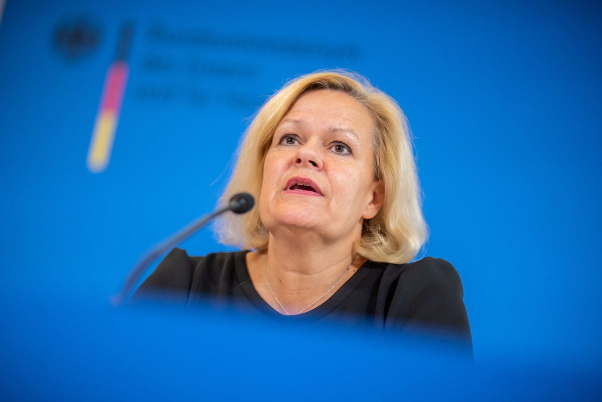 09.09.2024, Berlin: Nancy Faeser (SPD), Bundesministerin des Innern und Heimat, spricht bei einem Pressestatement zu aktuellen Maßnahmen in der Migrationspolitik und zum Sicherheitspaket der Bundesreg ...