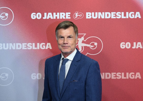 ARCHIV - 13.09.2023, Berlin: Thomas Helmer, früherer Fussballprofi, kommt zur Abendveranstaltung zum 60. Geburtstag der Bundesliga. Aus Sicht von Helmer braucht der FC Bayern einen Umbruch. (zu dpa: « ...