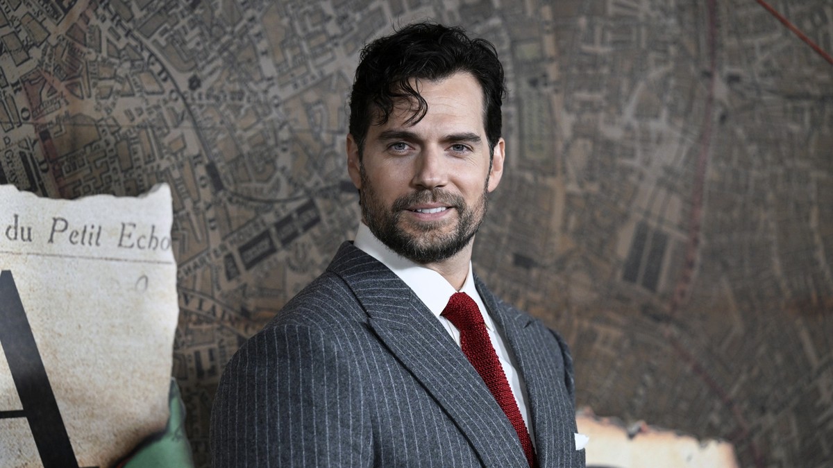 ARCHIV - 28.10.2022, USA, New York: Henry Cavill, Schauspieler, besucht die Weltpremiere von &quot;Enola Holmes 2&quot; im Paris Theater. (zu dpa: