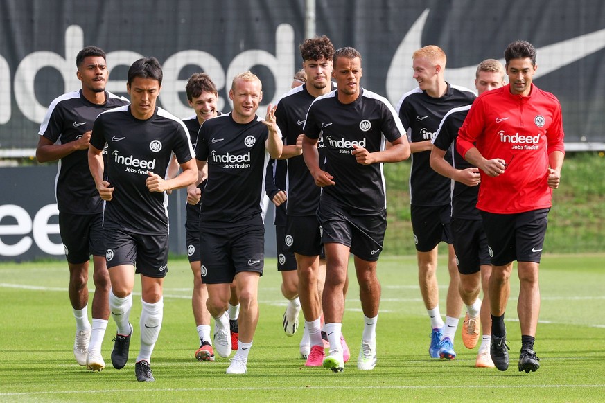 20.09.2023 UEFA Conference League Group G Training und Pressekonferenz vor dem Spiel Eintracht Frankfurt - Aberdeen v.l., Ansgar Knauff Eintracht Frankfurt, Makoto Hasebe Eintracht Frankfurt, Sebastia ...