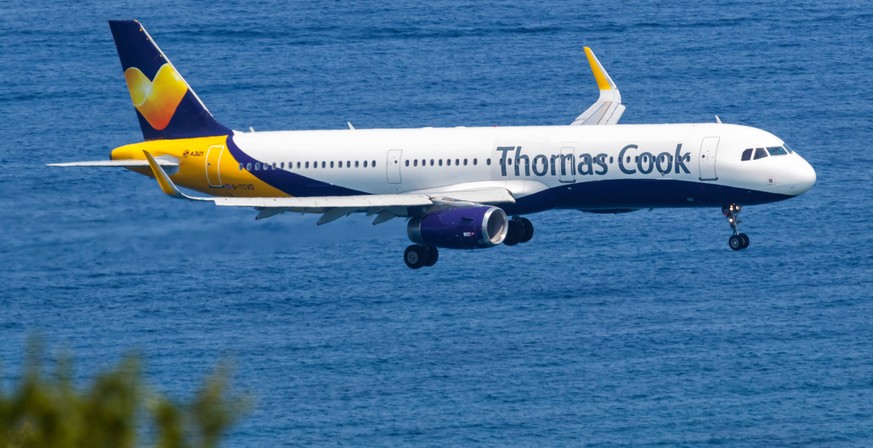 Urlauber sitzen wegen Thomas-Cook-Pleite fest: "Angst, am Strand schlafen zu müssen"