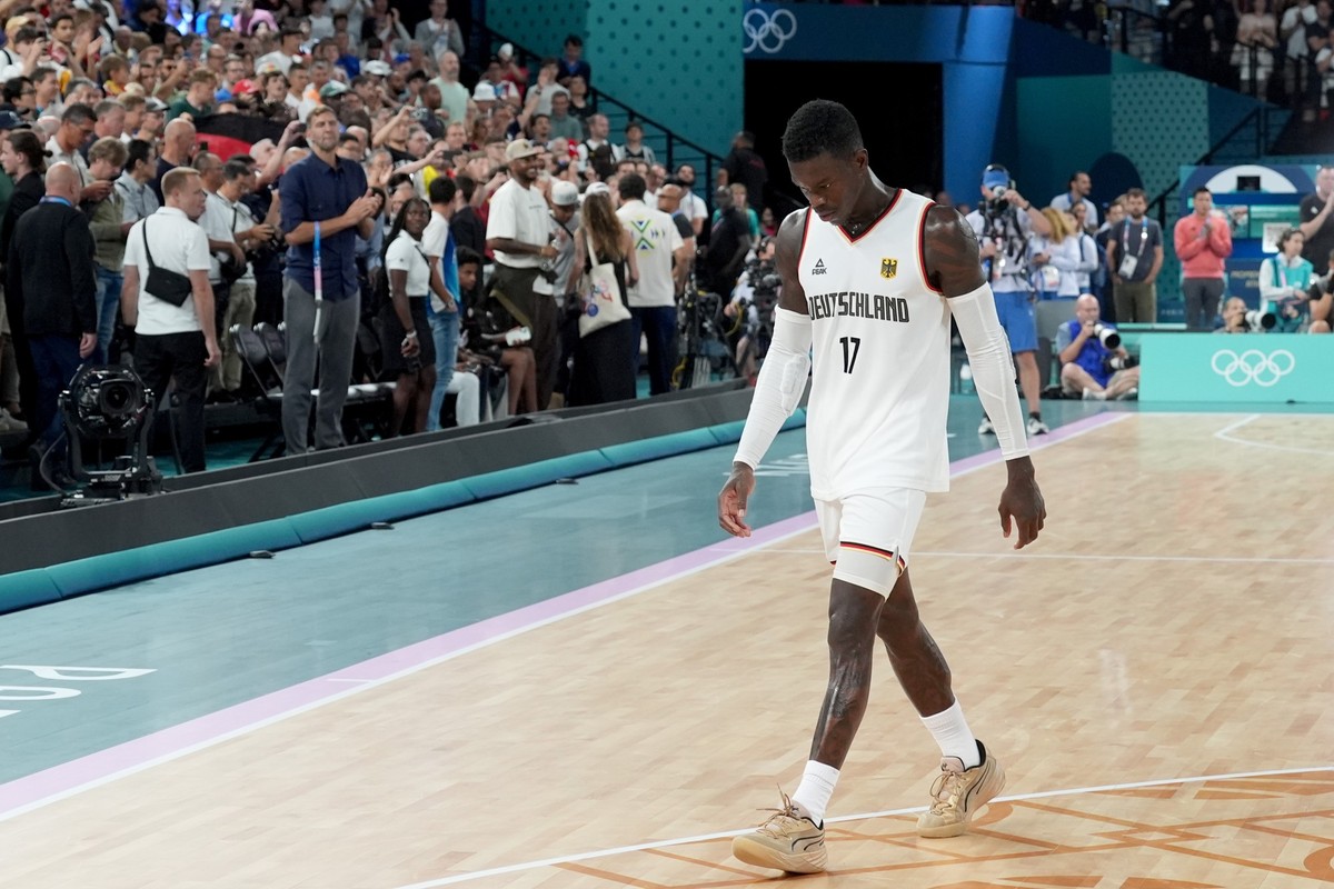 10.08.2024, Frankreich, Paris: Olympia, Paris 2024, Basketball, Spiel um Platz 3, Deutschland - Serbien, Deutschlands Dennis Schr