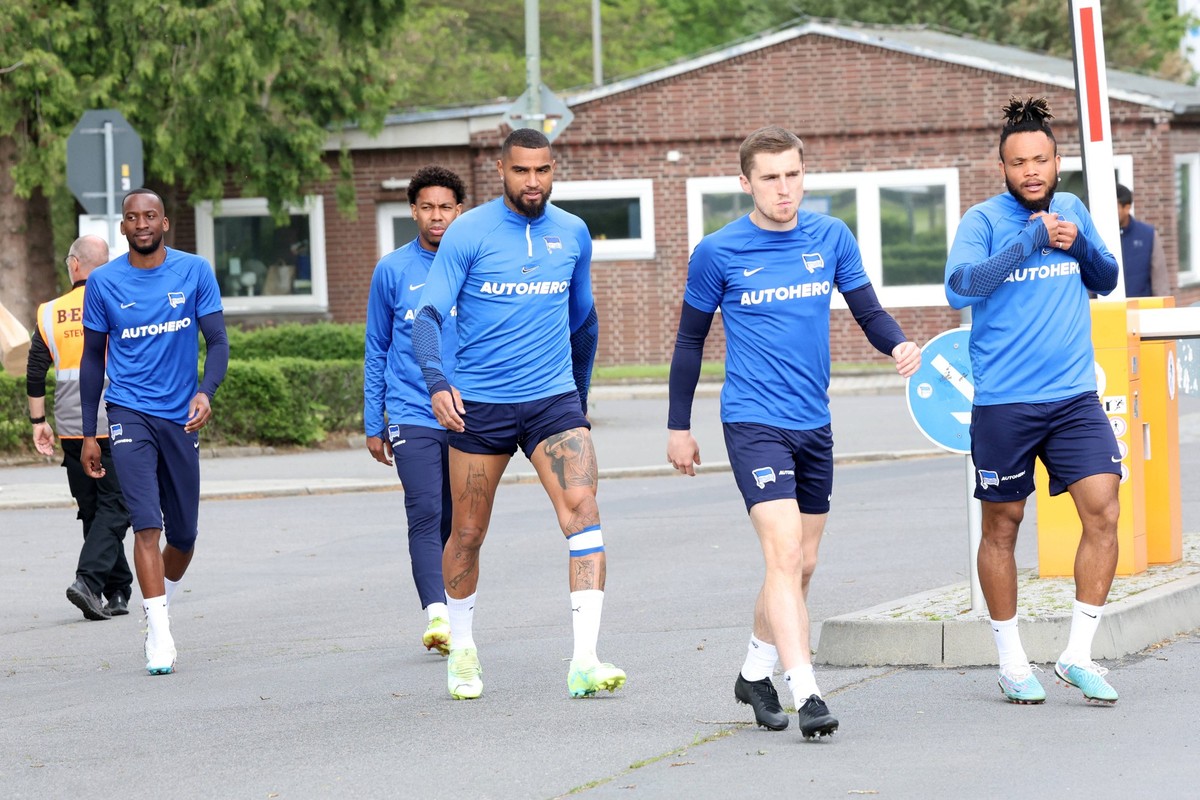 DEU, DFL, 1. FBL Hertha BSC, Training, / 15.05.2023, Sportforum, Berlin, DEU, DFL, 1. FBL Hertha BSC, Training, im Bild Dodi Lukebakio Hertha BSC Berlin 14, Jean-Paul Boetius Hertha BSC Berlin 10, Kev ...