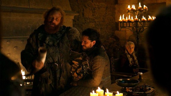 Eigentlich unübersehbar: Ein Kaffeebecher in "Game of Thrones".