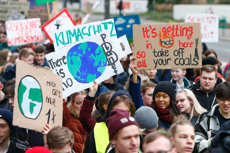 15.03.2019, xtgx, Schueler-Demo Fridays for Future in Magdeburg Schueler demonstrieren in der Magdeburger Innenstadt im Rahmen der Friday-fo-Future-Demonstrationen Magdeburg *** 15 03 2019 xtgx Schuel ...