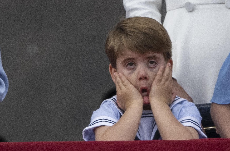 Queen Elizabeth II, Prince Louis on the balcony of Buckingham Palace for the fly past after Trooping The Colour - The Queen&#039;s Birthday Parade, London, UK - 02 Jun 2022, Credit:Paul Grover / Avalo ...