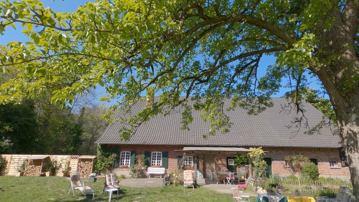 Das &quot;Sommerhaus der Stars&quot; in Bocholt.



+++ Die Verwendung des sendungsbezogenen Materials ist nur mit dem Hinweis und Verlinkung auf RTL+ gestattet. +++