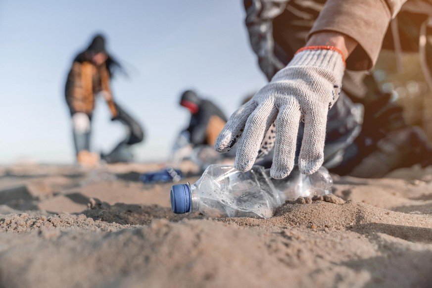 Diperkirakan satu truk penuh plastik berakhir di laut setiap menit.