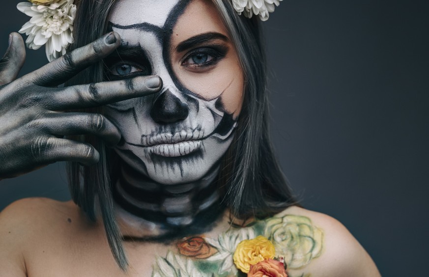 Aufwendige Halloween-Make-ups sind auf Tiktok sehr beliebt. Dementsprechend hoch sind die Einnahmemöglichkeiten für Influencer.