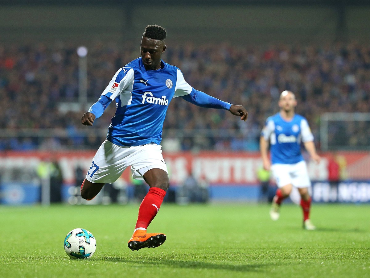 Kiel, Deutschland, 23.04.2018, 2. Bundesliga 31. Spieltag, Holstein Kiel - 1. FC Nuernberg, Kingsley Schindler (Holstein Kiel) ( DeFodi035 *** Kiel Germany 23 04 2018 2 Bundesliga 31 Matchday Holstein ...