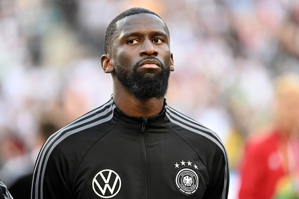 ARCHIV - 14.06.2022, Nordrhein-Westfalen, Mönchengladbach: Fußball: Nations League A, Deutschland - Italien, Gruppenphase, Gruppe 3, 4. Spieltag, Stadion im Borussia-Park. Deutschlands Antonio Rüdiger ...