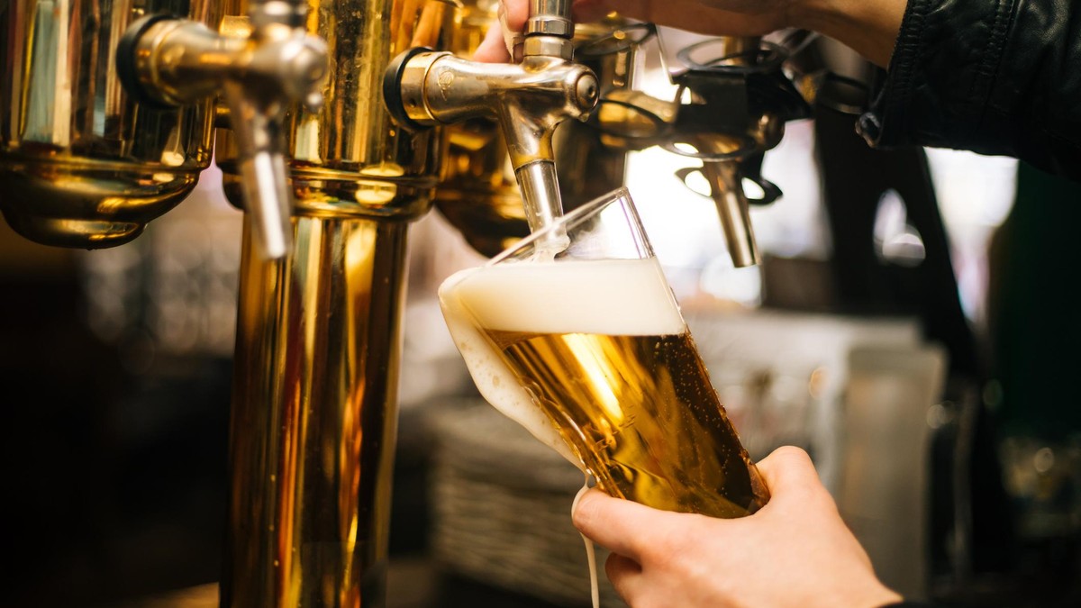 Bier abgelaufen während Corona ein Klärwerk macht nun BioStrom draus