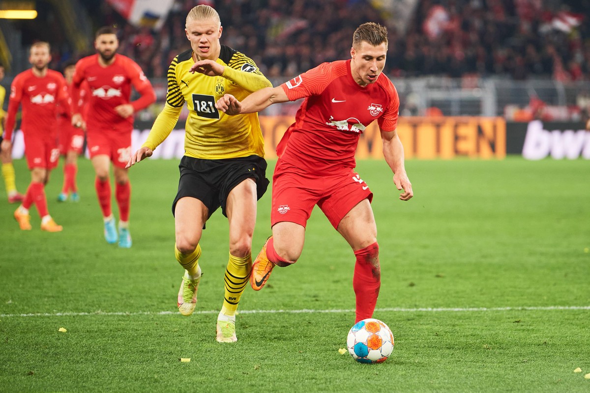 GERMANY, DORTMUND - APRIL 2, 2022: Erling Haaland vs Willi Orbn vice-captain. The match of Bundesliga Borussia Dortmund vs RB Leipzig at Signal Iduna Park Copyright: xVITALIIxKLIUIEVx