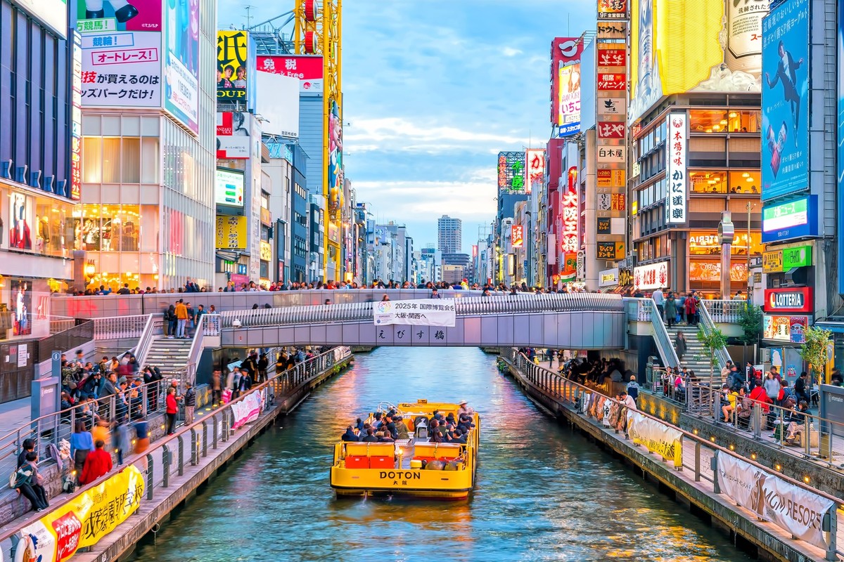 Osaka, Japan-November 18, 2018 : Tourists at Dotonbori shopping street, Dotonbori is the famous destination for traveling and shopping in Osaka, Japan.