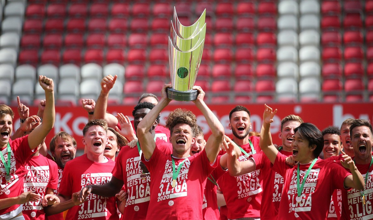 FC Bayern M�nchen II ist Meister der 3. Liga, Sigerjubel, Fussball, 3. Liga: 1. FC Kaiserslautern - FC Bayern M�nchen II, 38. Spieltag am 04.07.2020, Saison 2019/20 im Fritz Walter Stadion Kaiserslaut ...