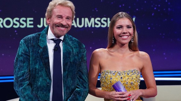 Thomas Gottschalk und Victoria Swarovski moderieren den Gala-Abend &quot;Disney 100 - Die große Jubiläumsshow&quot;.

Die Verwendung des sendungsbezogenen Materials ist nur mit dem Hinweis und Verlink ...