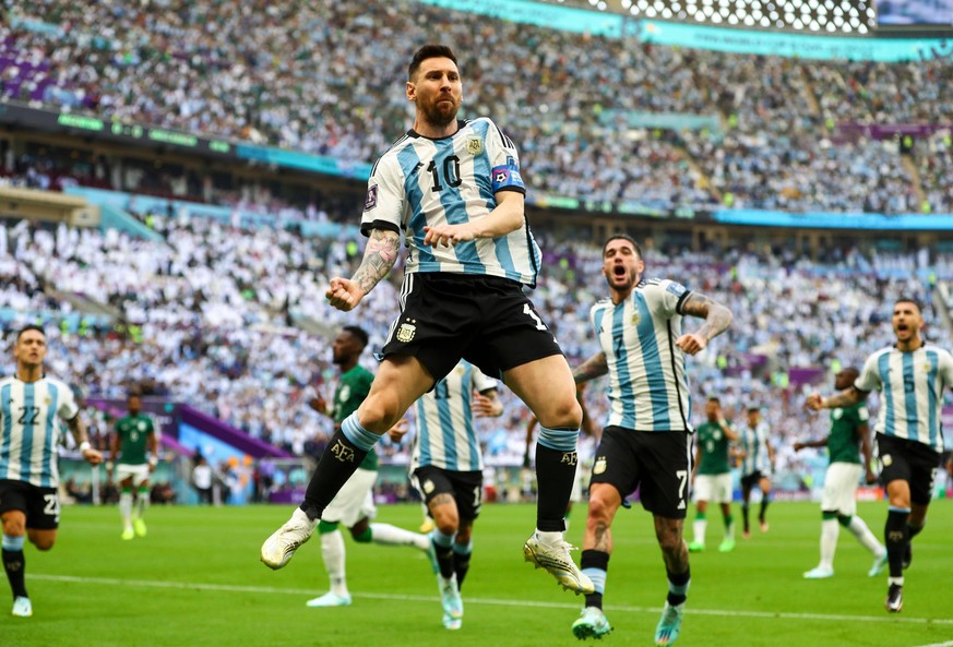 Sport Themen der Woche KW47 Sport Bilder des Tages Mandatory Credit: Photo by Kieran McManus/Shutterstock 13626415af Lionel Messi of Argentina scores a penalty and celebrates 1-0 Argentina v Saudi Ara ...