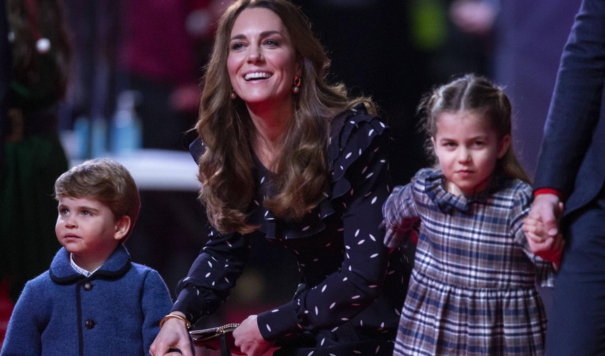 Prinz William und Herzogin Kate besuchen mit ihren Kindern Pantomime Vorstellung in London . 11/12/2020. London, United Kingdom. Prince William and Kate Middleton, The Duke and Duchess of Cambridge, w ...