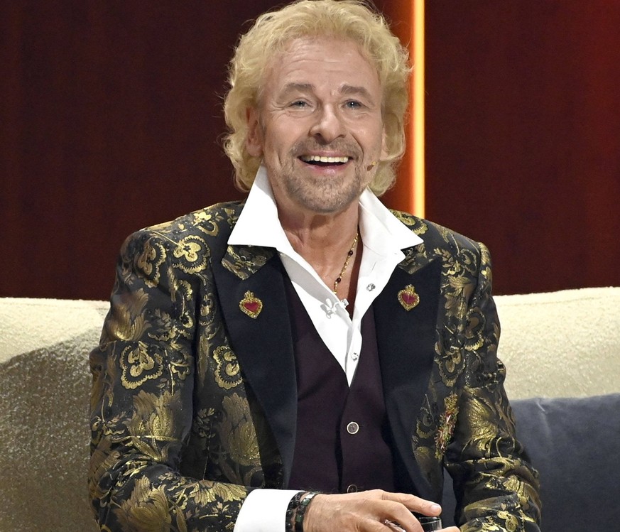 Thomas Gottschalk in der ZDF-Unterhaltungsshow Wetten, dass.. live aus der Messehalle. Nürnberg, 06.11.2021 *** Thomas Gottschalk in the ZDF entertainment show Wetten, dass live from the exhibition ha ...