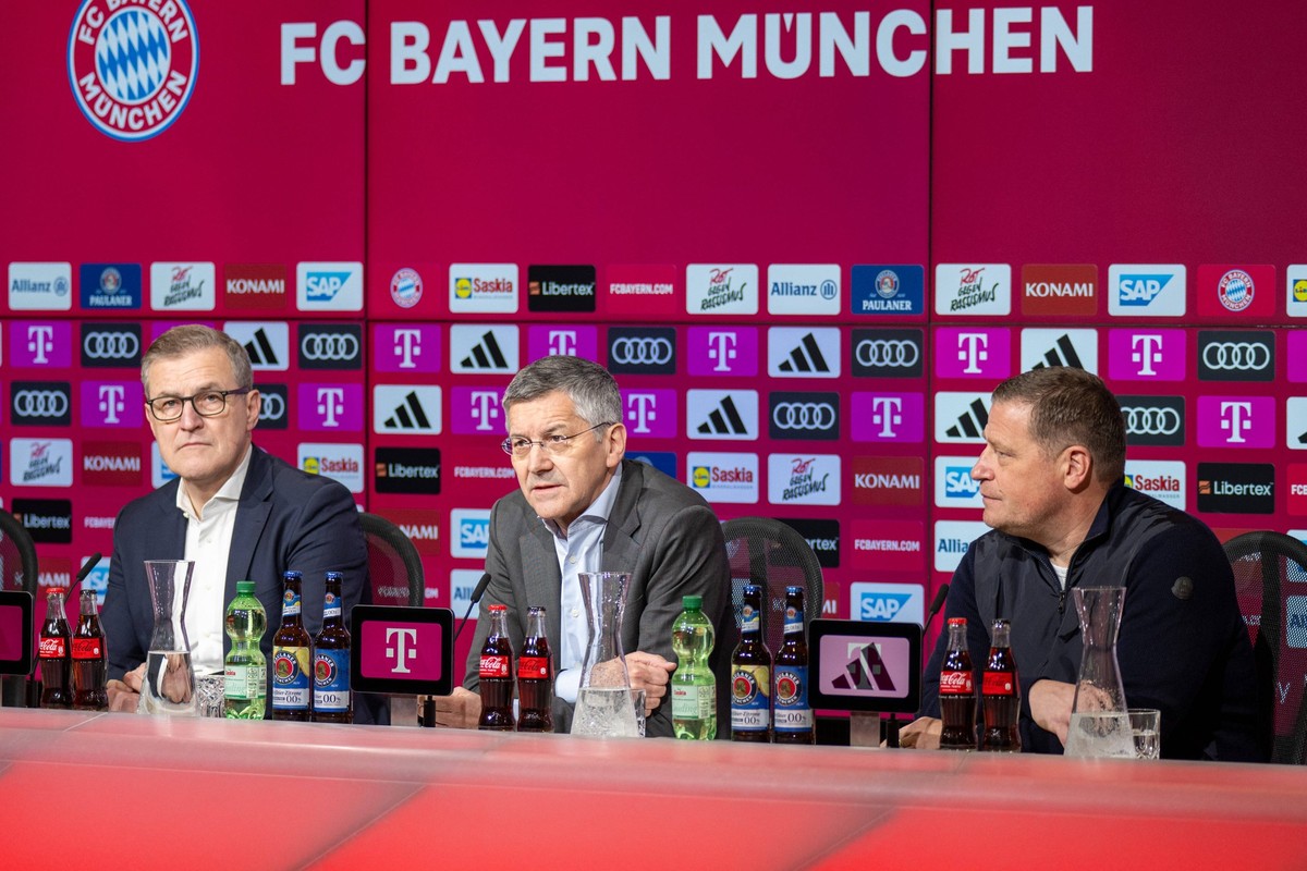 Jan-Christian Dreesen, Vorstandsvorsitzender FC Bayern Muenchen AG, Praesident Herbert Hainer FC Bayern Muenchen, Max Eberl, Sportvorstand FC Bayern Muenchen AG, FC Bayern Muenchen, Pressekonferenz zu ...