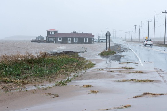 September 24, 2022, les-de-la-Madeleine, Que, CANADA: Youth hostel Paradis Bleu is surrounded by high water caused by post-tropical storm Fiona is shown on the Les les-de-la-Madeleine, Que., Saturday, ...